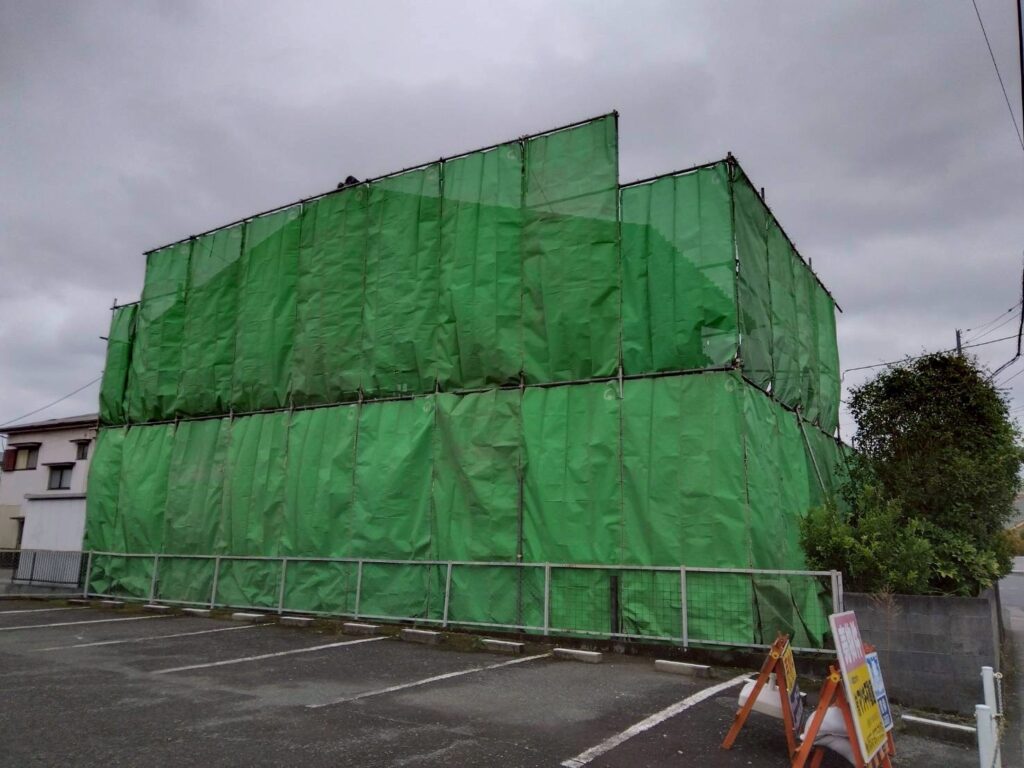 養生されたこれから解体工事が始まる物件